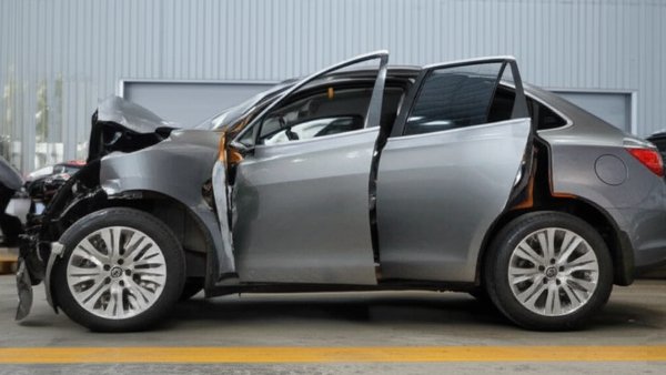 Rahasia Inspeksi Mandiri: 10 Titik Kritis Mobil yang Bisa Bongkar Sejarah Kecelakaan image